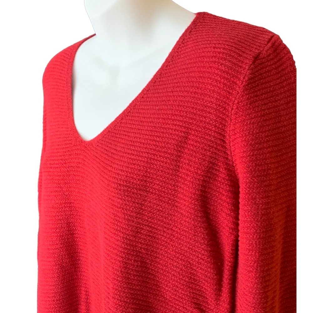 Old NAVY RED TIGHT KNIT VNECK SWEATER SIZE MEDIUM